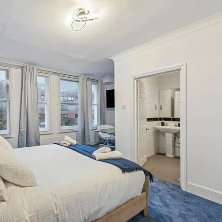 Rent this 3 bed apartment on London in SW10 0NH, United Kingdom