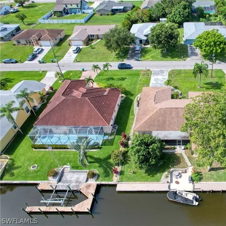 Image 5 - 2135 Southeast 15th Street, Cape Coral, FL 33990, USA - House for sale