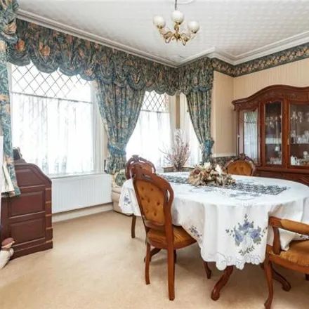 Image 5 - Burntwood Avenue, London, RM11 3JD, United Kingdom - House for sale