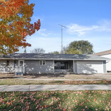 Buy this 3 bed house on 663 East Geneva Street in Delavan, Walworth County