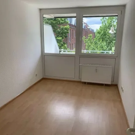 Rent this 4 bed apartment on Düsselweg 6 in 40670 Meerbusch, Germany
