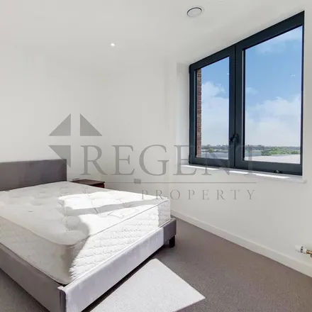 Rent this 2 bed apartment on Leeds Conservatoire Library in St. Peter's Square, Leeds