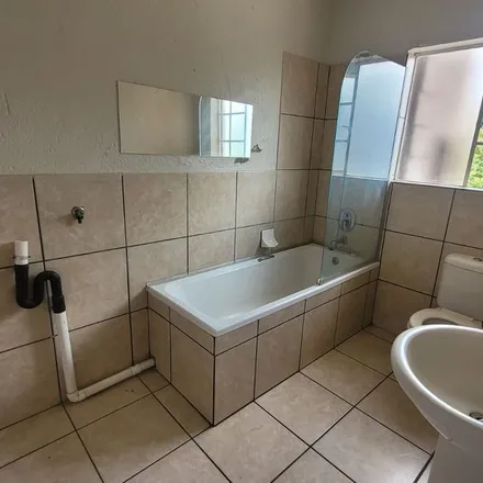 Image 4 - Potchefstroom Central Primary School, Piet Bosman Street, Tlokwe Ward 15, Tlokwe Local Municipality, 2522, South Africa - Apartment for rent