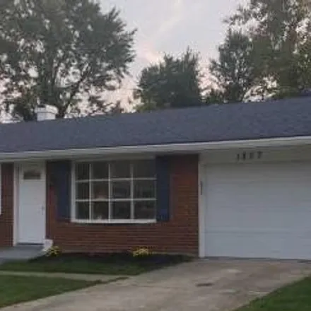 Buy this 3 bed house on 1827 Lotushill Drive in Springfield Township, OH 45240