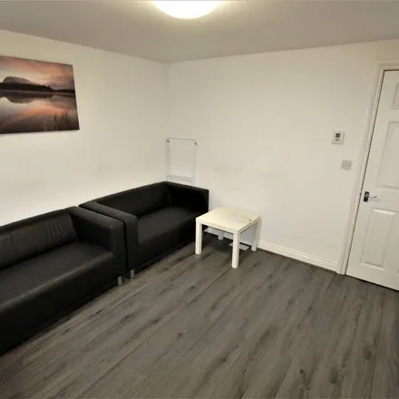 Image 4 - 9 Nicholls Street, Coventry, CV2 4GY, United Kingdom - Apartment for rent