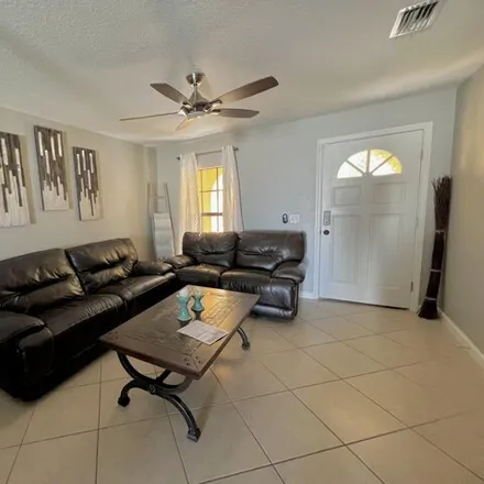 Image 4 - 748 Luminary Circle, Melbourne, FL 32901, USA - Townhouse for rent