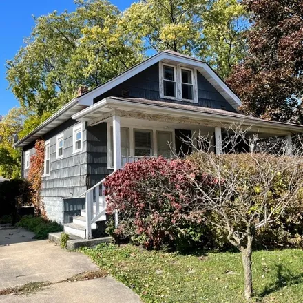 Buy this 3 bed house on 612 North West Avenue in Elmhurst, IL 60126