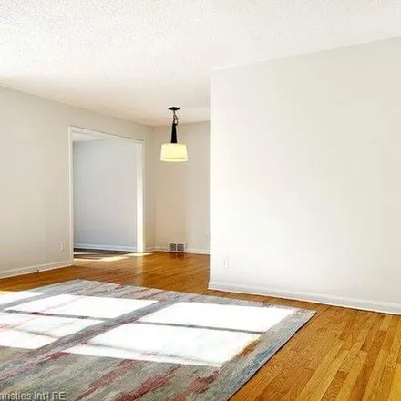 Image 2 - 15791 Kirkshire Avenue, Beverly Hills, MI 48025, USA - Apartment for rent