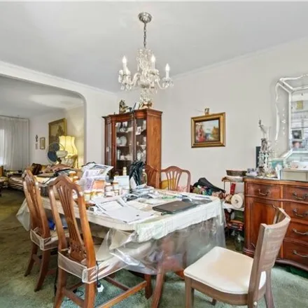 Image 6 - 334 100th Street, New York, NY 11209, USA - Townhouse for sale