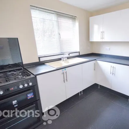 Image 4 - Blyth Close, Upper Whiston, S60 4DF, United Kingdom - Townhouse for rent