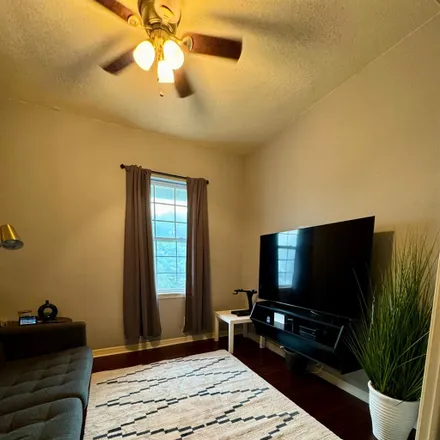 Rent this 1 bed room on 945 East 15th Avenue in Morey Heights, Tampa