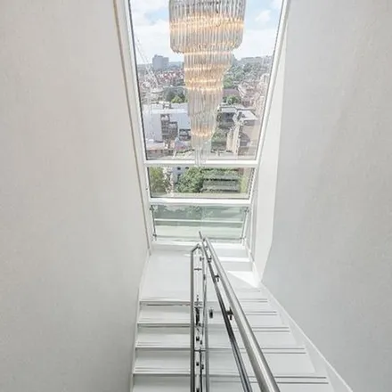 Image 5 - 92 Kensington High Street, London, W8 4SG, United Kingdom - Apartment for rent