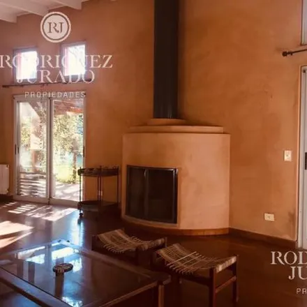 Buy this 4 bed house on Santa Fe in Partido de Tigre, Benavídez