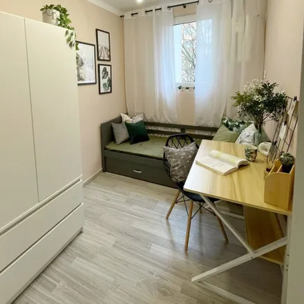 Rent this 3 bed room on Mazowiecka 104 in 30-023 Krakow, Poland