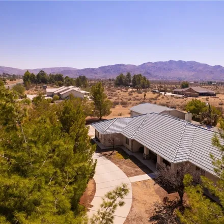 Image 7 - 23825 Cahuilla Road, Apple Valley, CA 92307, USA - House for sale