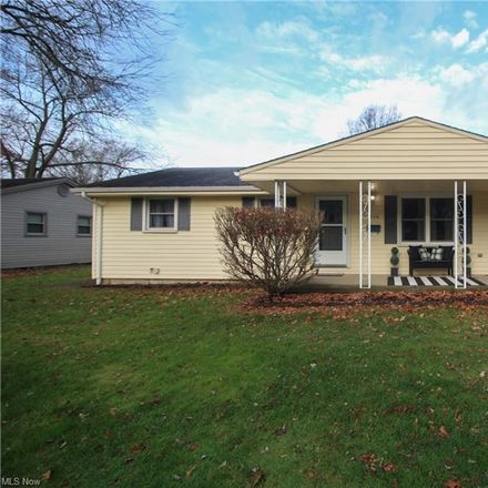 Rent this 3 bed house on Lancaster Dr in Youngstown, OH