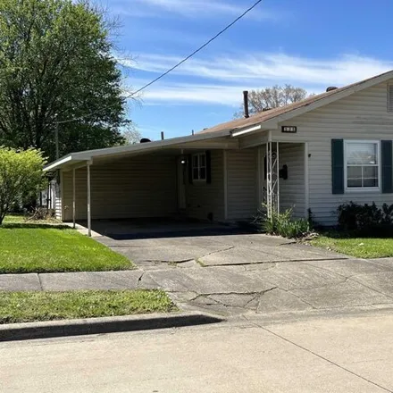 Buy this 3 bed house on 575 West College Street in Harrisburg, IL 62946