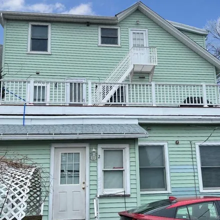 Rent this 2 bed apartment on 262 East Avenue in East Norwalk, Norwalk