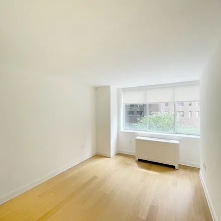 Rent this 2 bed apartment on River Tower in East 53rd Street, New York