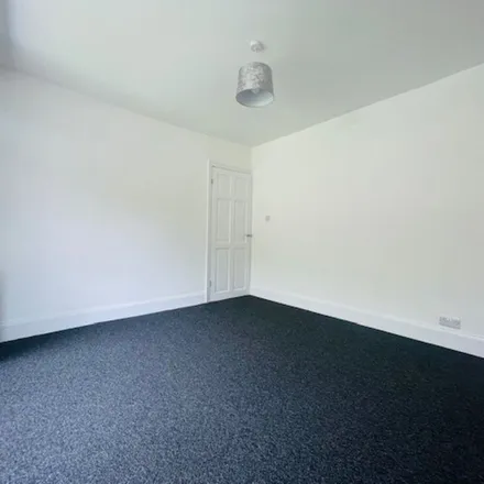 Rent this 3 bed apartment on Chapel Hill in Guilthwaite, S60 4HW