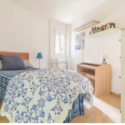 Rent this 2 bed room on Avenida del Doctor Toledo in 28231 Las Rozas de Madrid, Spain