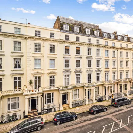 Rent this 2 bed townhouse on Corbigoe Hotel in Belgrave Road, London