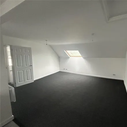 Image 2 - Summerland, Honiton, EX14 1BZ, United Kingdom - Apartment for rent