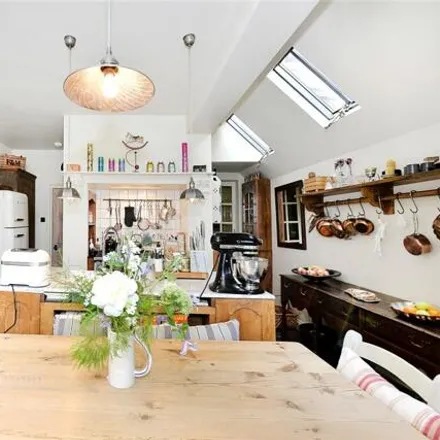 Image 4 - Bronsart Road, London, SW6 6AJ, United Kingdom - Townhouse for sale