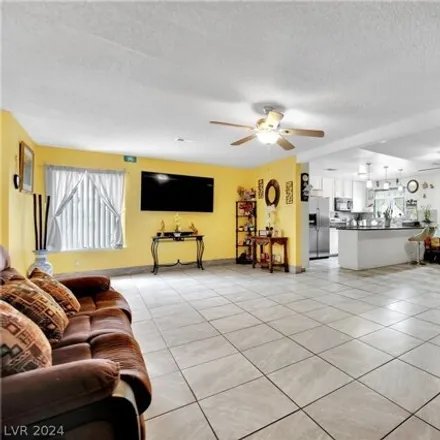 Image 8 - 3530 Silver Bend Avenue, Paradise, NV 89120, USA - House for sale