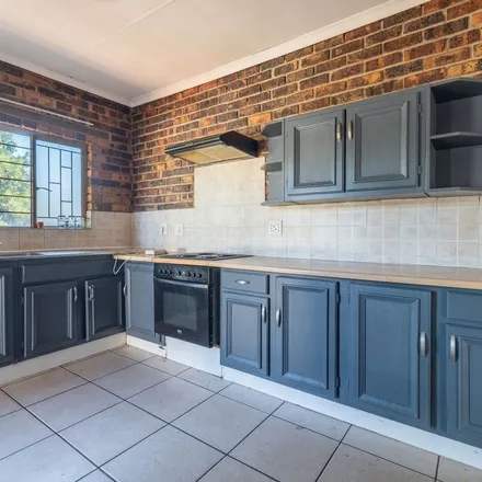 Rent this 3 bed apartment on Ebbehout Street in Sharonlea, Randburg