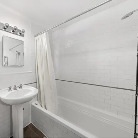Image 9 - 211 East 2nd Street, New York, NY 10009, USA - Condo for sale