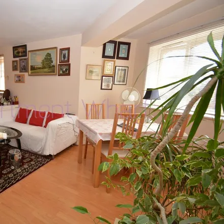 Rent this 1 bed room on 34-41 Wheat Sheaf Close in London, E14 9UU