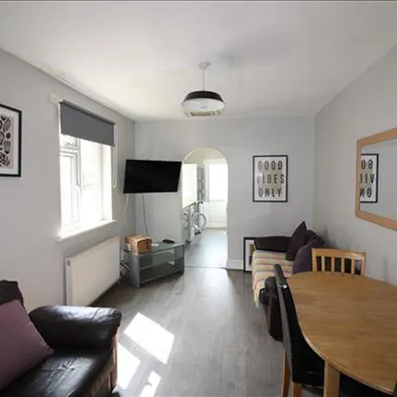 Rent this 5 bed apartment on 28 Cromwell Road in Bedford Place, Southampton