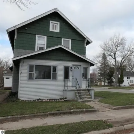 Buy this 3 bed house on 593 Richmond Street in Alma, MI 48801