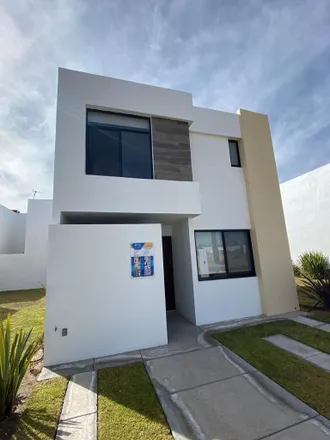 Buy this studio house on Calle Circuito Macarena Oriente in La Cartuja, 20902 Paseo de las Haciendas