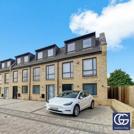 Buy this 4 bed townhouse on Kilby Close in Meriden, WD25 9FF