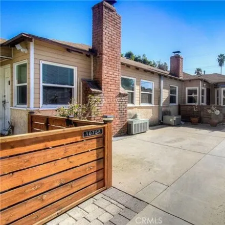 Image 2 - 10758 Valley Spring Lane, Los Angeles, CA 91602, USA - Apartment for sale