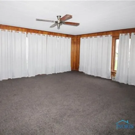 Image 3 - 1014 West Fremont Road, Port Clinton, OH 43452, USA - House for sale