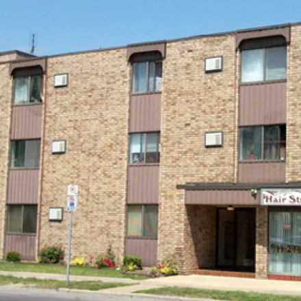 Rent this 2 bed apartment on 1477 Central Avenue in Windsor, ON N8W 4E3