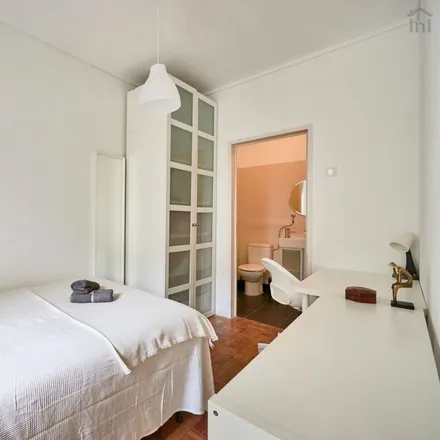 Image 1 - Avenida Miguel Bombarda - Room for rent