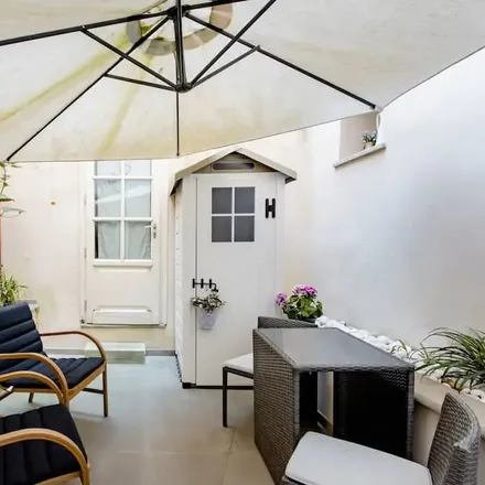 Rent this studio house on Via Giuseppe Mazzini 15