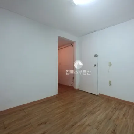 Rent this studio apartment on 서울특별시 서초구 서초동 1629-30