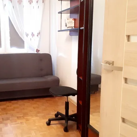 Rent this 3 bed room on Słonecznikowa 11 in 15-664 Białystok, Poland