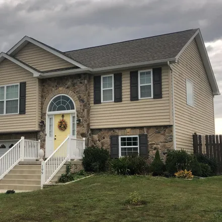 Rent this 3 bed house on 298 Wallace Avenue in Berkeley County, WV 25428