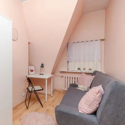Rent this 5 bed room on Politechniczna 16A in 80-238 Gdańsk, Poland
