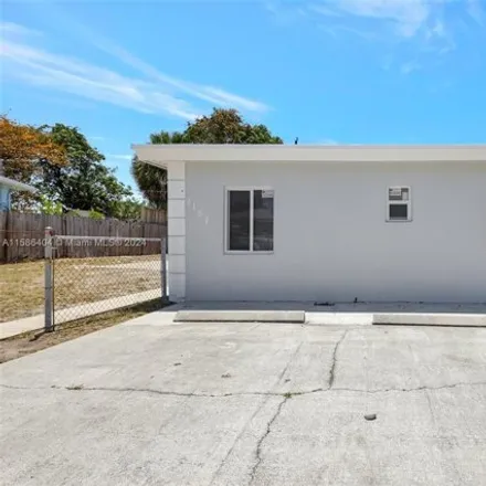 Buy this studio house on 1155 West 36th Street in Riviera Beach, FL 33404