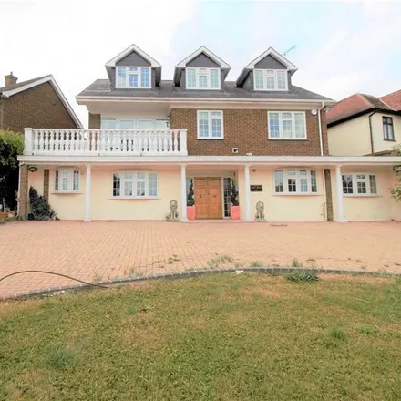 Rent this 6 bed house on Spring Grove in Loughton, IG10 4PX