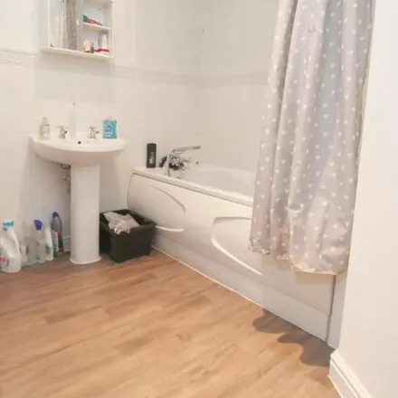 Rent this 1 bed apartment on South Road in London, SW19 1UT