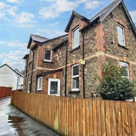 Rent this 3 bed townhouse on Stepping Stones Day Nursery in North Street, Okehampton
