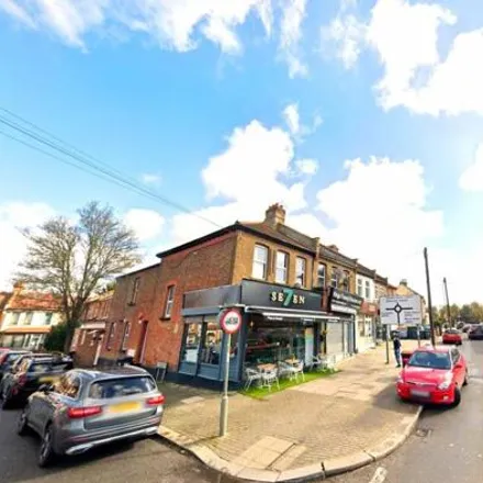Image 2 - 20 Oakleigh Road South, London, N11 1LB, United Kingdom - House for sale